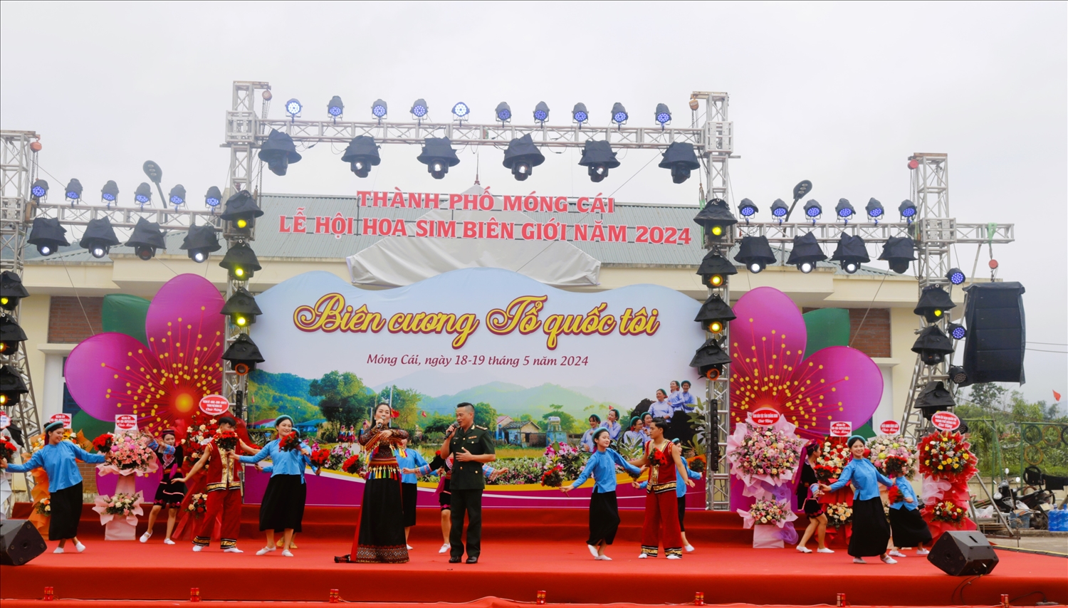 Nhiều tiết mục văn nghệ độc đáo diễn ra tại lễ khai mạc