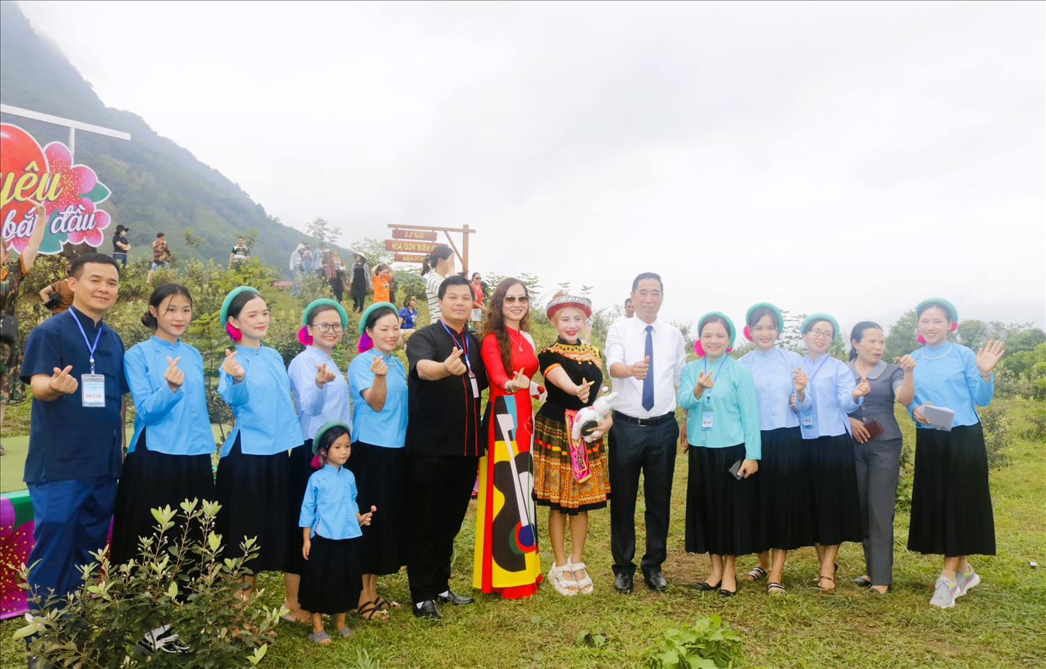 Rộn ràng Lễ hội hoa sim biên giới Móng Cái năm 2024