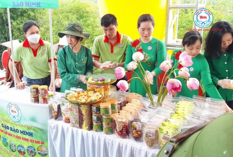 Gạo hữu cơ bãi rươi Bảo Minh được người tiêu dùng trong nước và quốc tế yêu thích