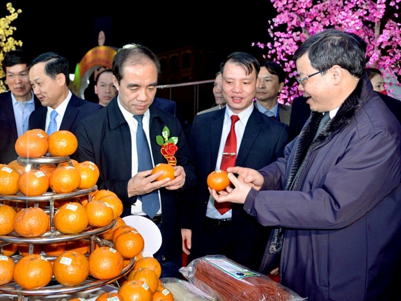 Các đồng chí lãnh đạo tỉnh Tuyên Quang luôn dành sự quan tâm cho phát triển nông sản sạch, hữu cơ