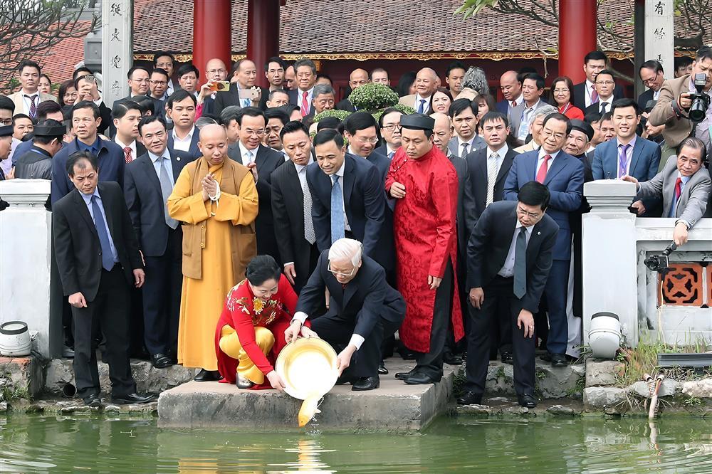 Khoảnh khắc Tổng Bí thư Nguyễn Phú Trọng trong lòng người dân Việt Nam-12