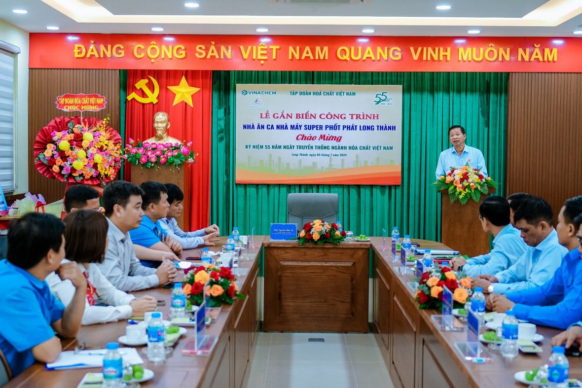 Ông Đặng Tấn Thành, Tổng giám đốc Công ty khẳng định cam kết sẽ nỗ lực đảm bảo an toàn thực phẩm, bảo vệ sức khoẻ cho người lao động.