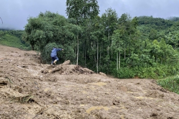 Toàn thôn bị vùi lấp, hơn trăm người mất tích do lũ quét tại Lào Cai