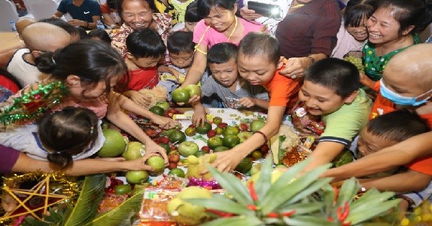 Phá cỗ Trung Thu.