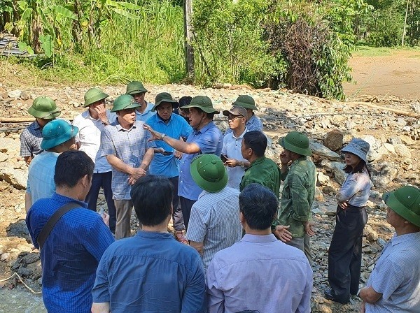 Thứ trưởng Trần Thanh Nam cùng đoàn công tác của Bộ NN-PTNT kiểm tra.tình hình thiệt hại tại xã Yên Thành, huyện Quang.Bình, tỉnh Hà Giang.