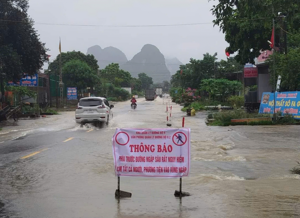 Nghệ An ưu tiên chăm sóc sức khỏe cộng đồng sau mưa lũ