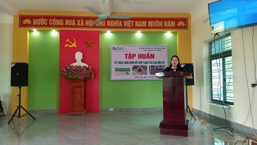 Bà Hoàng Thị Thế Phó giám đốc Trung tâm khai mạc lớp tập huấn . Ảnh: Quangninhgov