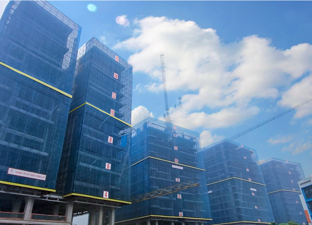 Trong Quý 4/2023, Sunshine Green Iconic liên tiếp cất nóc 4 tòa tháp cũng như hoàn thiện thi công kết cấu toàn dự án  