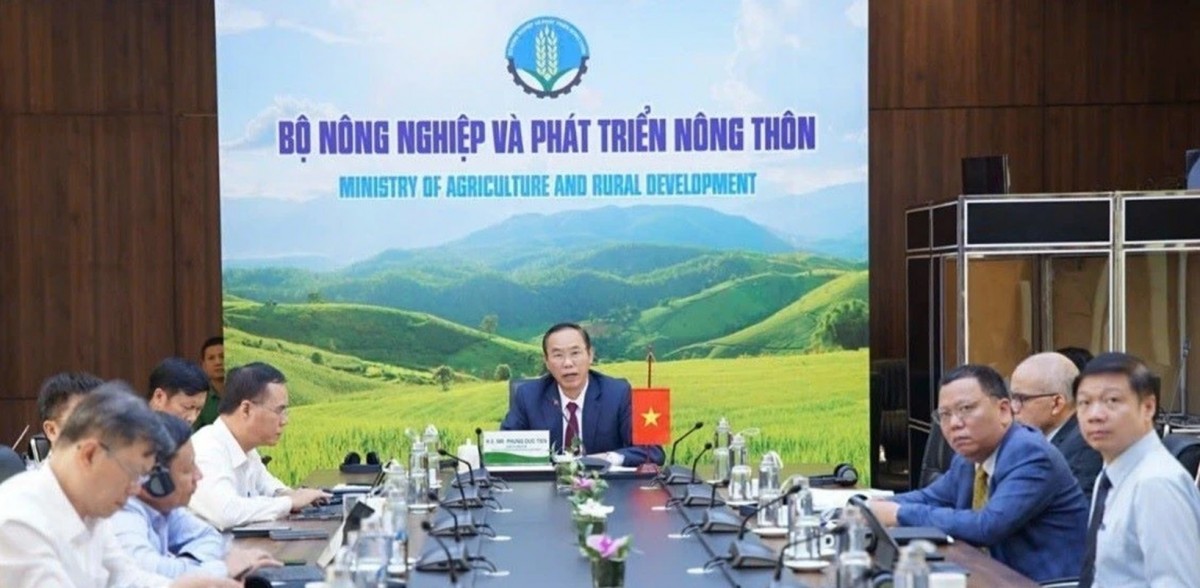 Thứ trưởng NN&PTNT Phùng Đức Tiến