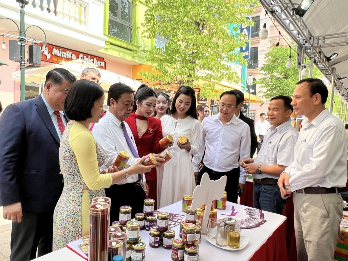 Sản phẩm OCOP thể hiện giá trị, tinh hoa văn hóa Việt Nam