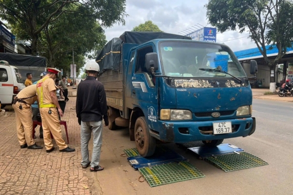 Đắk Lắk: Công an huyện Krông Pắc quyết liệt xử lý vi phạm, đảm bảo an toàn giao thông