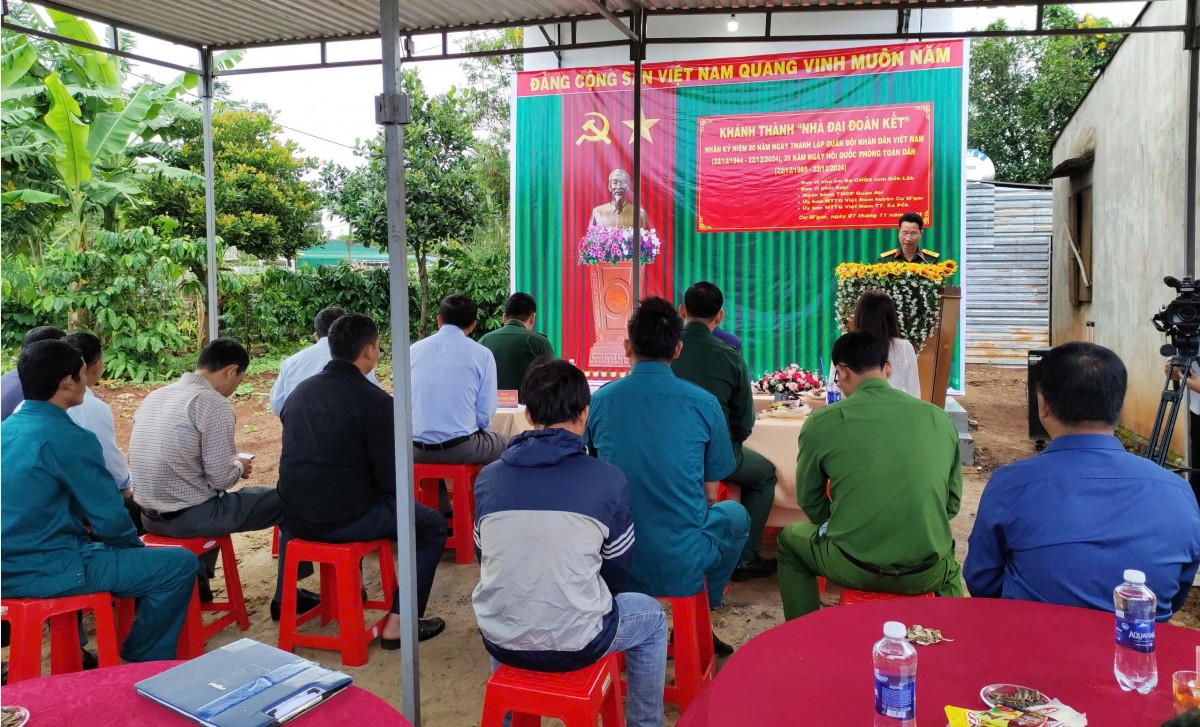 Đắk Lắk: Bàn giao nhà “đại đoàn kết” cho hộ đồng bào DTTS có hoàn cảnh khó khăn