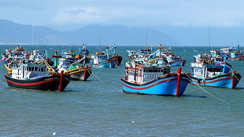 Bình Thuận hỗ trợ ngư dân duy trì thiết bị giám sát hành trình tàu cá