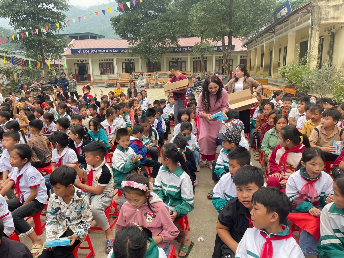 Ấm lòng chuyến xe Ấm lòng chuyến xe