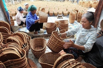 thanh binh nang tam nong thon moi nho may tre dan va chan nuoi hien dai