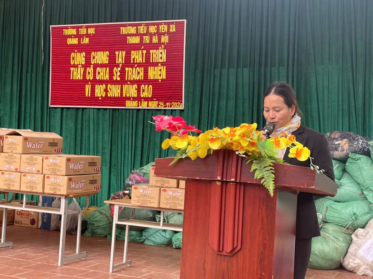 Ấm lòng chuyến xe "chở nghĩa tình" tới học sinh vùng cao Ấm lòng chuyến xe "chở nghĩa tình" tới học sinh vùng cao