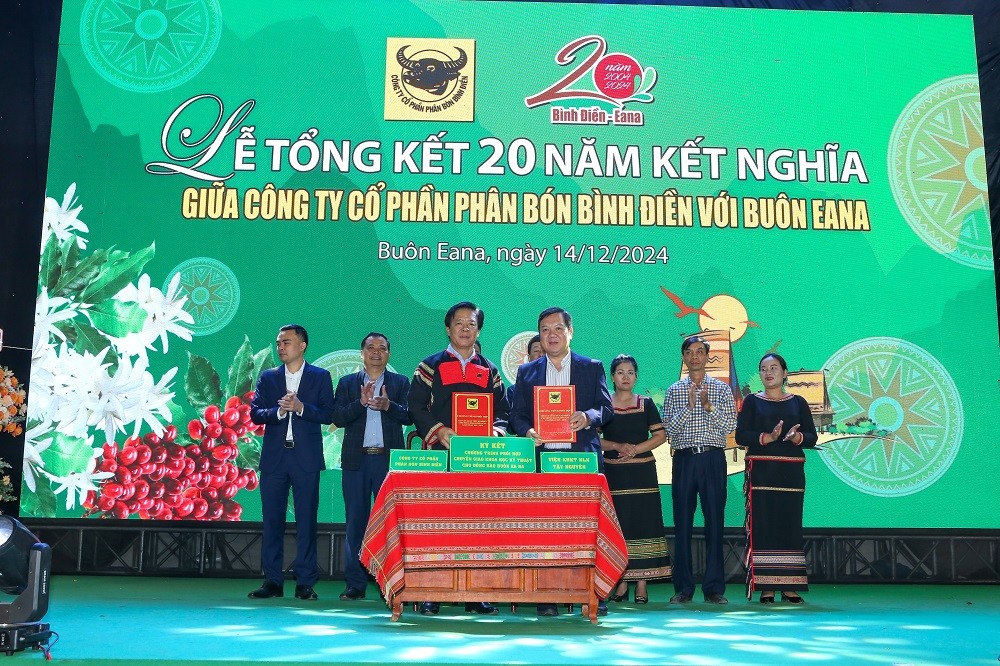 Hai thập kỷ Phân bón Bình Điền kết nghĩa Buôn Eana: Đong đầy Nghĩa - Tình