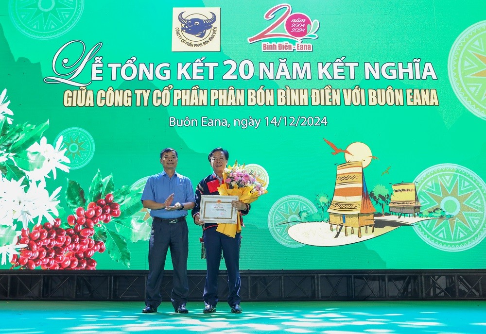 Hai thập kỷ Phân bón Bình Điền kết nghĩa Buôn Eana: Đong đầy Nghĩa - Tình