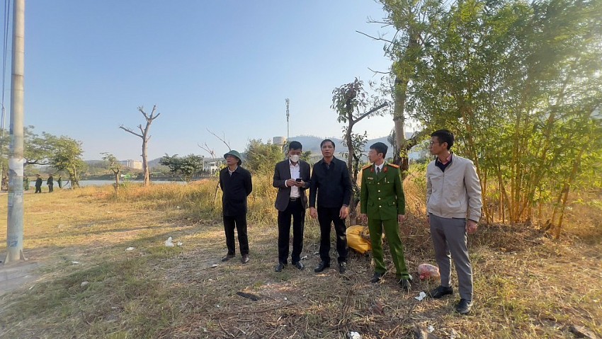 Lãnh đạo tinh có mặt tại hiện trường để chỉ đạo xử lý vụ việc. Báo Quảng Ninh