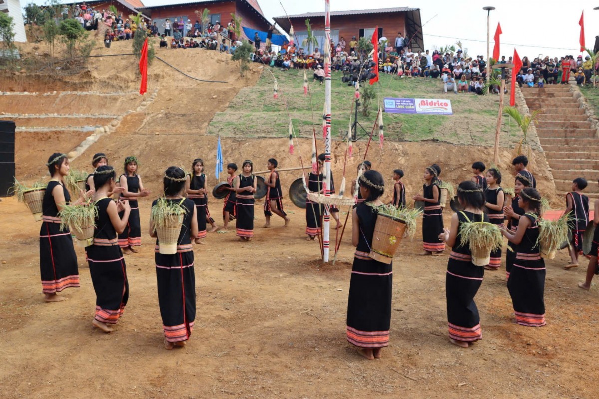 Kon Tum: Xây dựng làng tái định cư Tu Thó thành Làng du lịch cộng đồng
