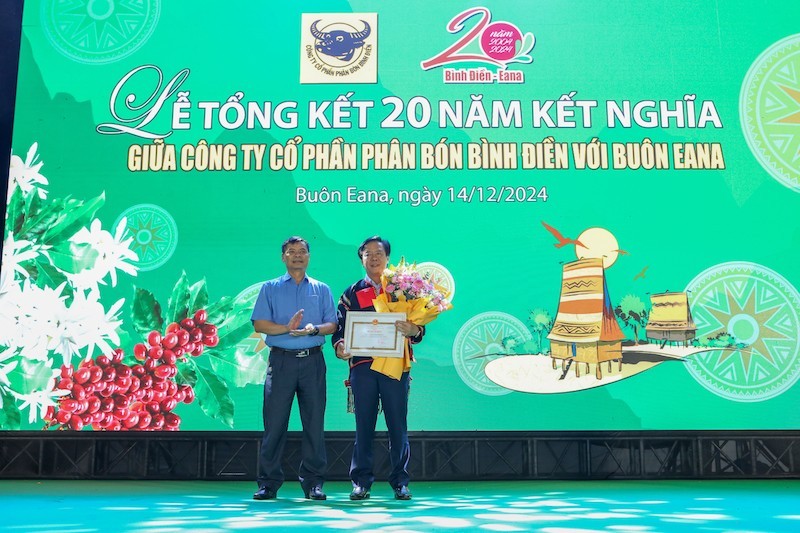 Đắk Lắk: Kỷ niệm 20 năm ngày kết nghĩa giữa Công ty Cổ phần Phân bón Bình Điền và Buôn Ea Na