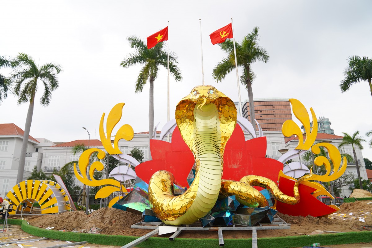 Ngắm biểu tượng linh vật rắn Đà Nẵng hay biểu tượng Ngành Y? Ngắm biểu tượng linh vật rắn Đà Nẵng hay biểu tượng Ngành Y?