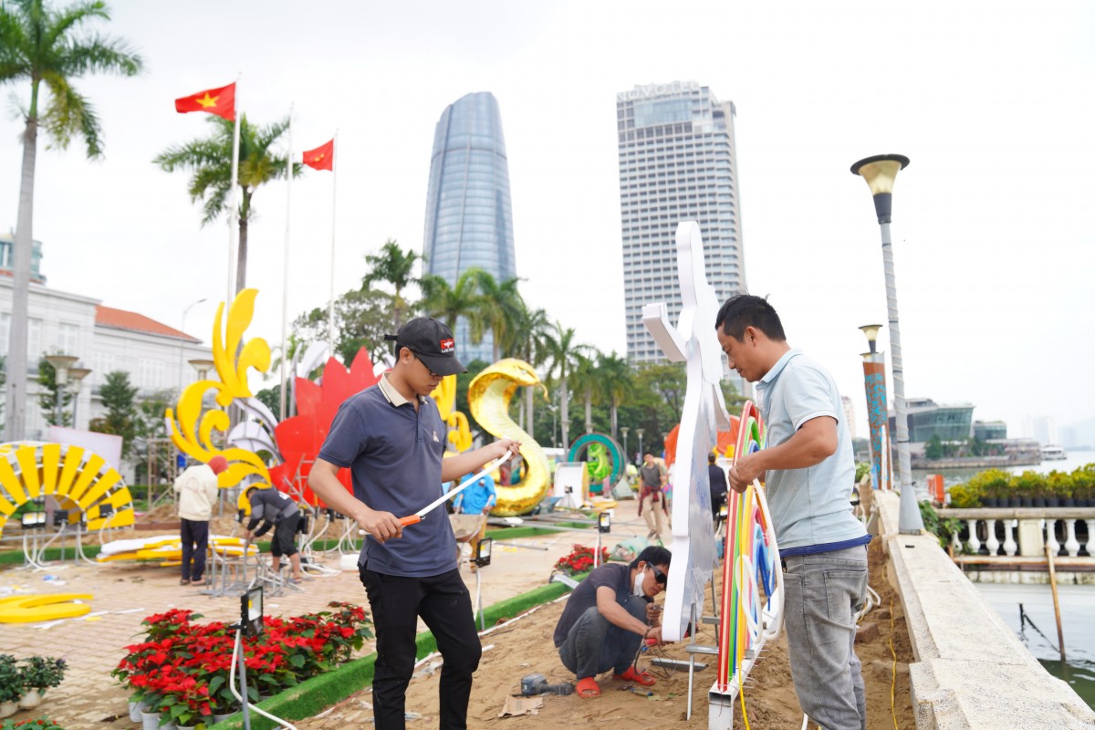 Ngắm biểu tượng linh vật rắn Đà Nẵng hay biểu tượng Ngành Y? Ngắm biểu tượng linh vật rắn Đà Nẵng hay biểu tượng Ngành Y?