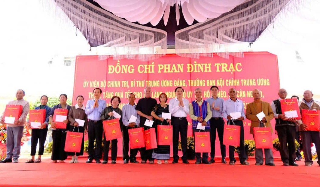 Trưởng Ban Nội chính Trung ương thăm, chúc Tết tại huyện Đức Trọng, Lâm Đồng