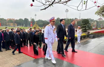 Lãnh đạo Đảng, Nhà nước vào Lăng viếng Chủ tịch Hồ Chí Minh nhân dịp Tết Nguyên đán Ất Tỵ 2025