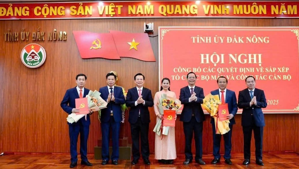 Tỉnh ủy Đắk Nông tổ chức Hội nghị công bố các quyết định về công tác cán bộ