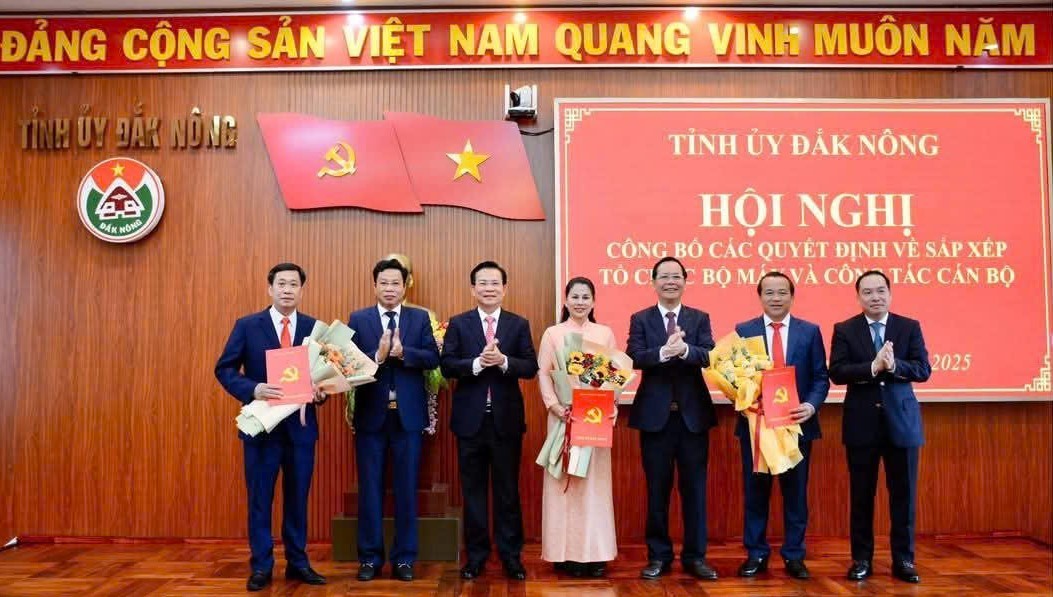 Tỉnh ủy Đắk Nông tổ chức Hội nghị công bố các quyết định về công tác cán bộ