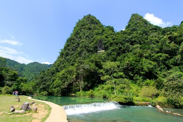 Đầu xuân về thăm khu di tích lịch sử Pác Bó