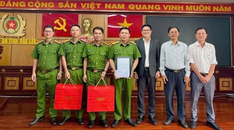 Nhiều đơn vị cảm ơn Công an tỉnh Đắk Lắk sau việc phát hiện, xử lý hai vụ sản xuất, buôn bán cà phê giả