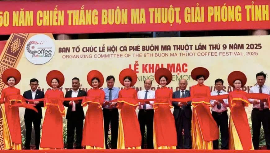 Khai mạc Hội chợ triển lãm chuyên ngành cà-phê và sản phẩm OCOP năm 2025