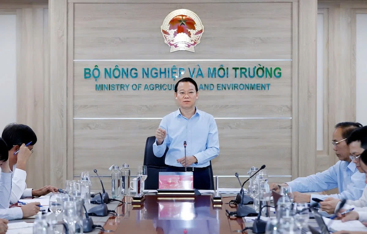 Bộ trưởng Đỗ Đức Duy chủ trì cuộc họp nghe báo cáo công tác đổi mới sáng tạo, khoa học công nghệ, chuyển đổi số, xây dựng định mức kinh tế - kỹ thuật, quy chuẩn - tiêu chuẩn.  Ảnh: nongnghiep.vn