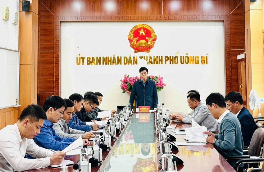 Ông Nguyễn Đức Hoà, Phó Chủ tịch UBND thành phố chủ trì cuộc họp.