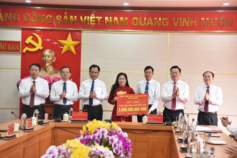 Thái Nguyên hỗ trợ Bắc Kạn 3 tỷ đồng để xóa nhà tạm, nhà dột nát