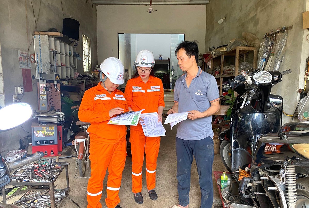 Điện lực Hòa Bình: Nền tảng vững chắc cho phát triển nông nghiệp bền vững