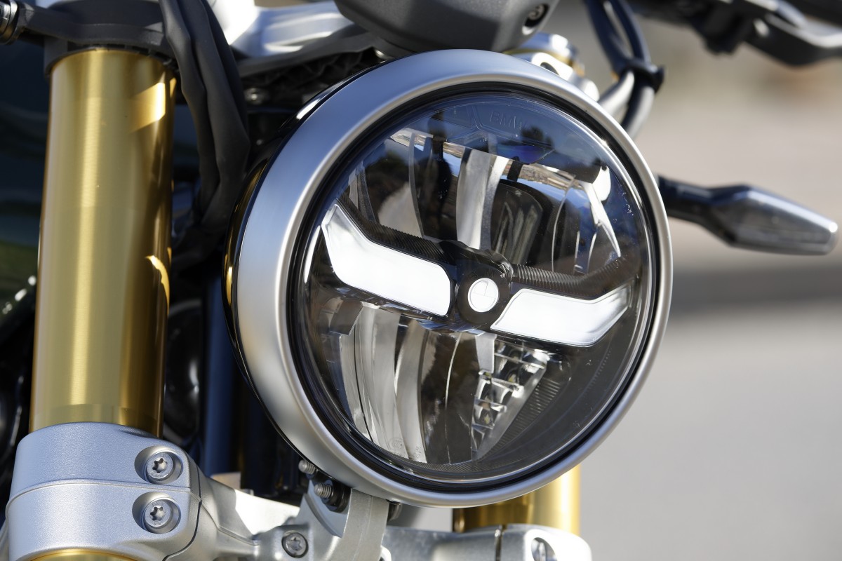 BMW R 12 nineT mới chính thức ra mắt tại Việt Nam: Kết hợp hoàn hảo giữa cổ điển và hiện đại
