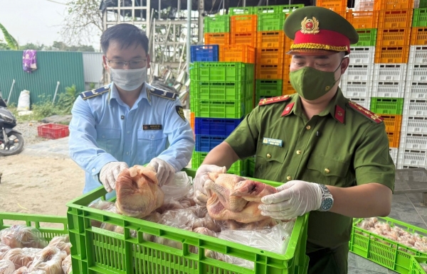 Hà Nội ngăn chặn gần 20 tấn thực phẩm bẩn chuẩn bị tuồn ra thị trường