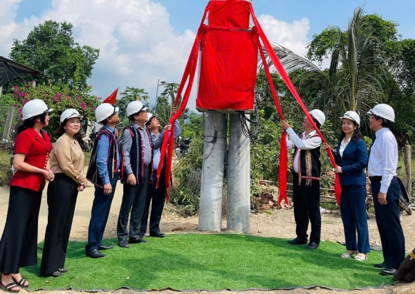 Bình Định: Điện lưới quốc gia thắp sáng tương lai làng Canh Tiến