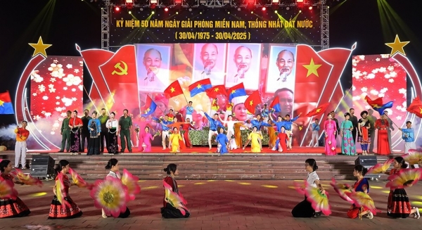 Ấn tượng Chương trình nghệ thuật đặc biệt “Yên Bái - Bản hùng ca hoà cùng non sông thống nhất”