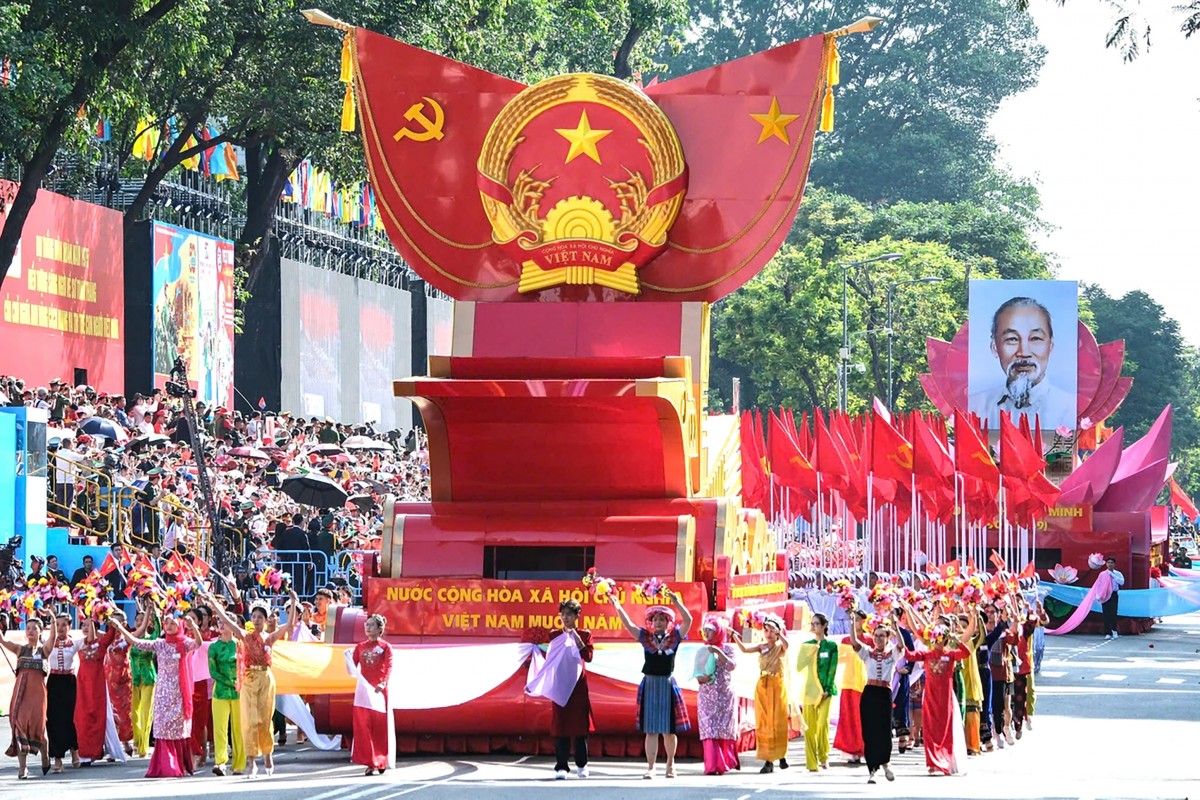 50 năm thống nhất đất nước, bừng sáng hào khí dân tộc 50 năm thống nhất đất nước, bừng sáng hào khí dân tộc