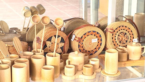 Chế tạo vật liệu thay thế nhựa một hướng đi vì tương lai