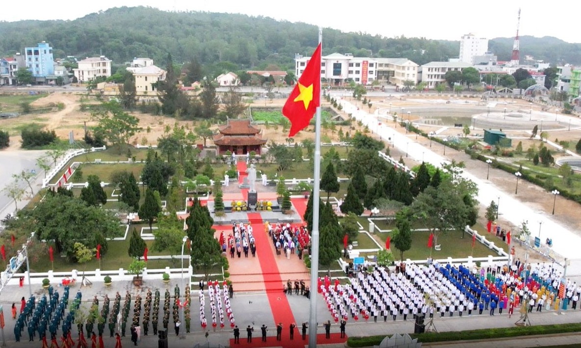 Quảng Ninh: Tổ chức đồng thời Lễ thượng cờ, chào cờ và hát Quốc ca trực tiếp trên 3 đảo của Cô Tô