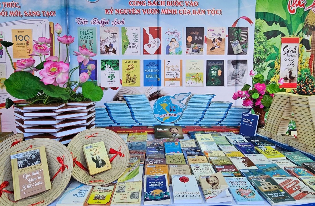 Bình Định: Sách là hành trang “vừa là bạn, vừa là thầy”