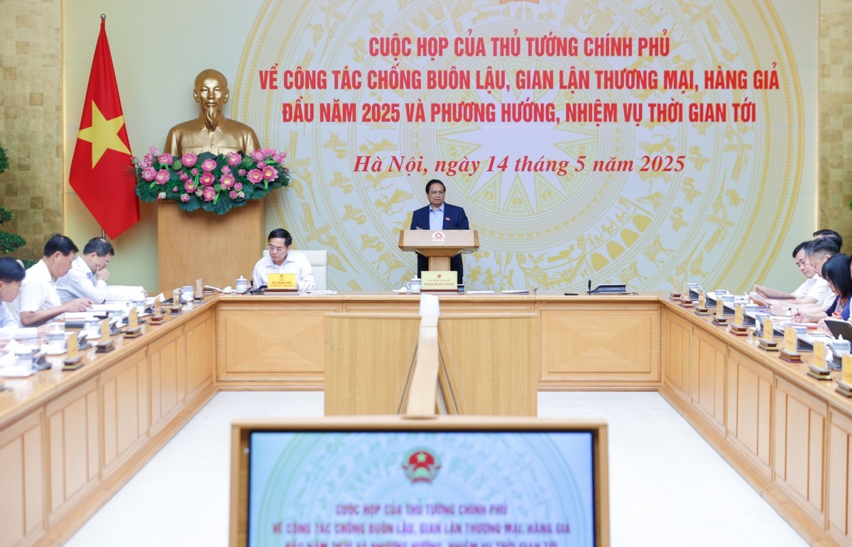 Mở đợt tấn công cao điểm, truy quét, ngăn chặn, đẩy lùi buôn lậu, gian lận thương mại