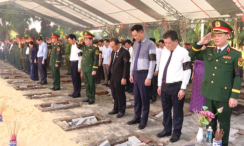 Quảng Bình tổ chức lễ truy điệu và án tang 17 hài cốt liệt sỹ hi sinh ở nước bạn Lào