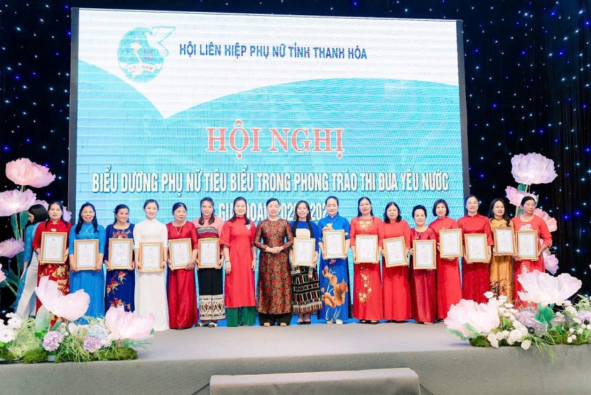 Chị Lực được Hội Liên hiệp Phụ nữ tỉnh Thanh Hóa đã trao chứng nhận đạt danh hiệu phụ nữ làm kinh tế giỏi tiêu biểu giai đoạn 2020 - 2025.
