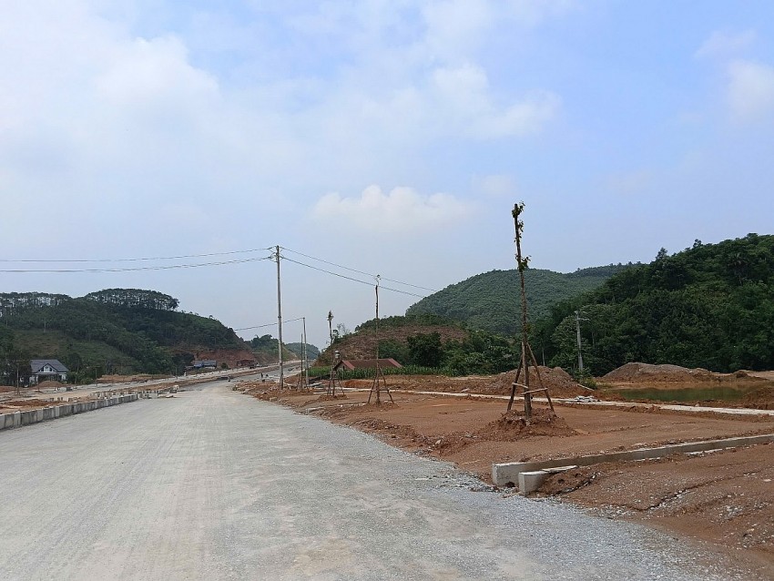 Toàn cảnh tuyến đường 300 tỉ ở Yên Bái sắp đưa vào khai thác